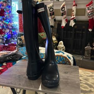 Hunter black rain boots